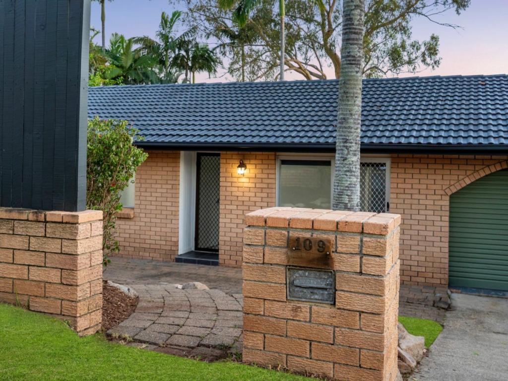 109 Springwood Rd, Springwood, QLD 4127