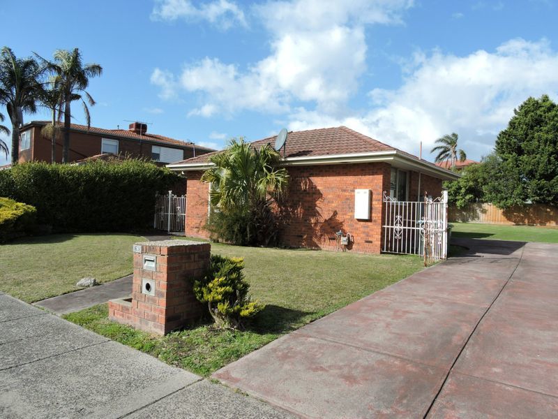 63 Kennington Park Dr, Endeavour Hills, VIC 3802
