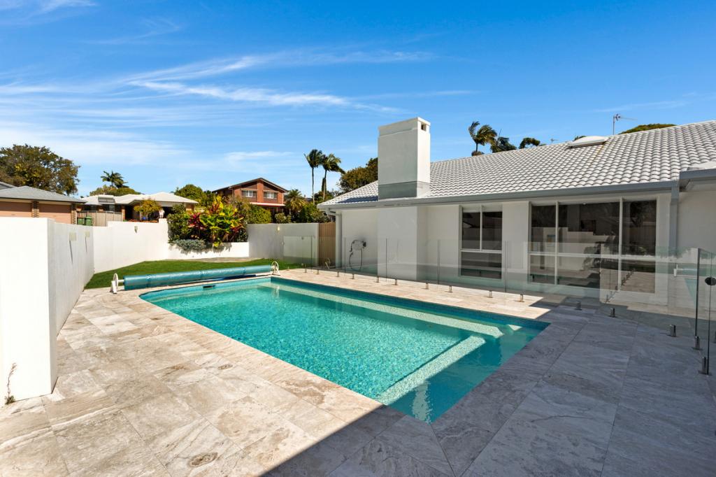 4 Orr Pl, Burleigh Waters, QLD 4220