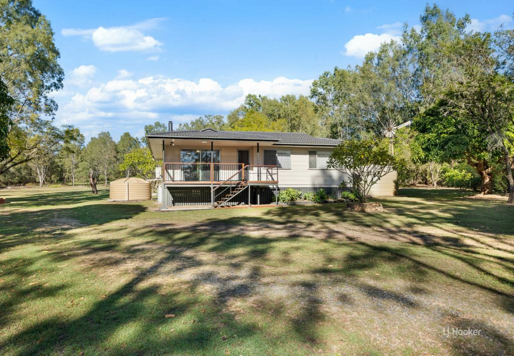 153 Pine Cres, Esk, QLD 4312