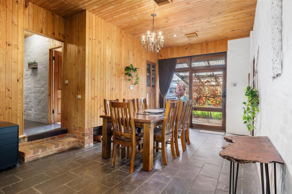 37 MCFARLAND RD, WODONGA, VIC 3690