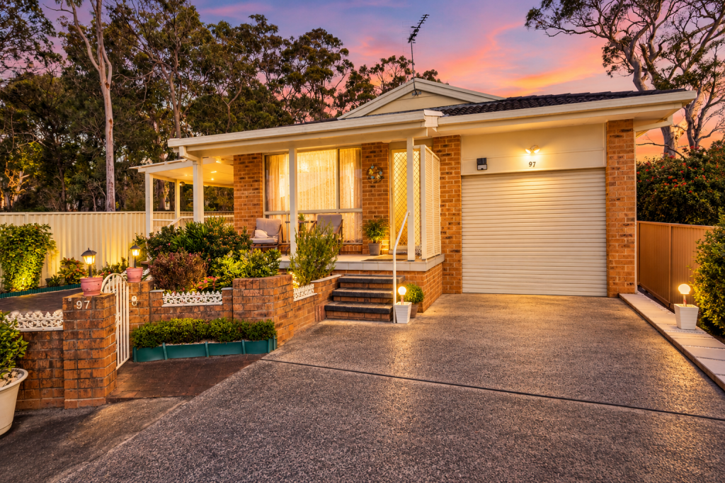 97 Yeramba Rd, Summerland Point, NSW 2259