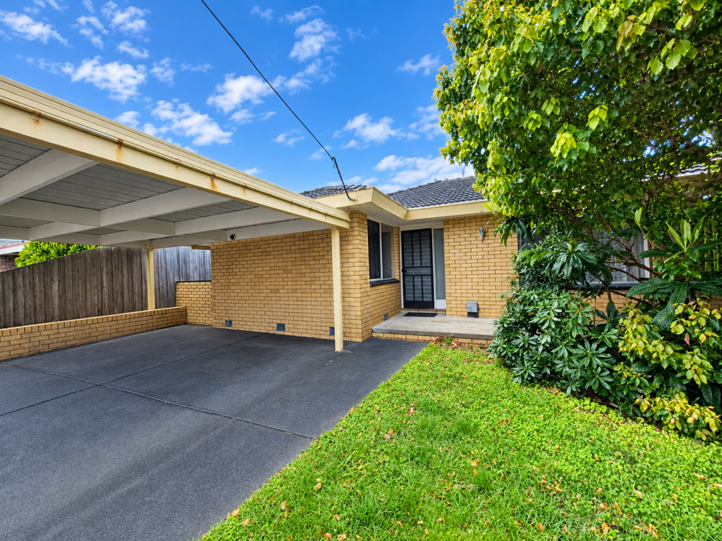 2 Robinlee Ave, Burwood East, VIC 3151