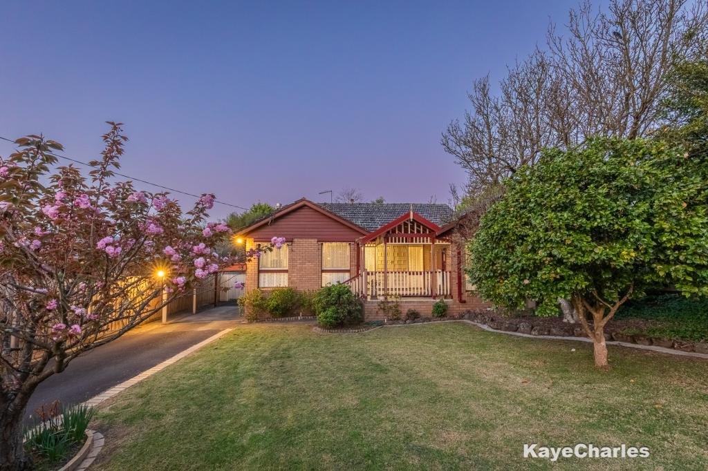 8 Paul Gr, Beaconsfield Upper, VIC 3808