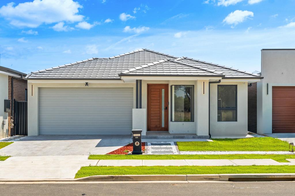 69 HAYBALE ST, AUSTRAL, NSW 2179
