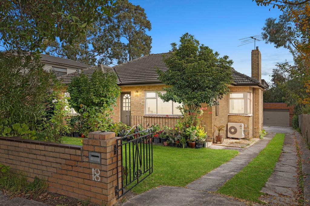 18 LAURENCE GR, RINGWOOD EAST, VIC 3135