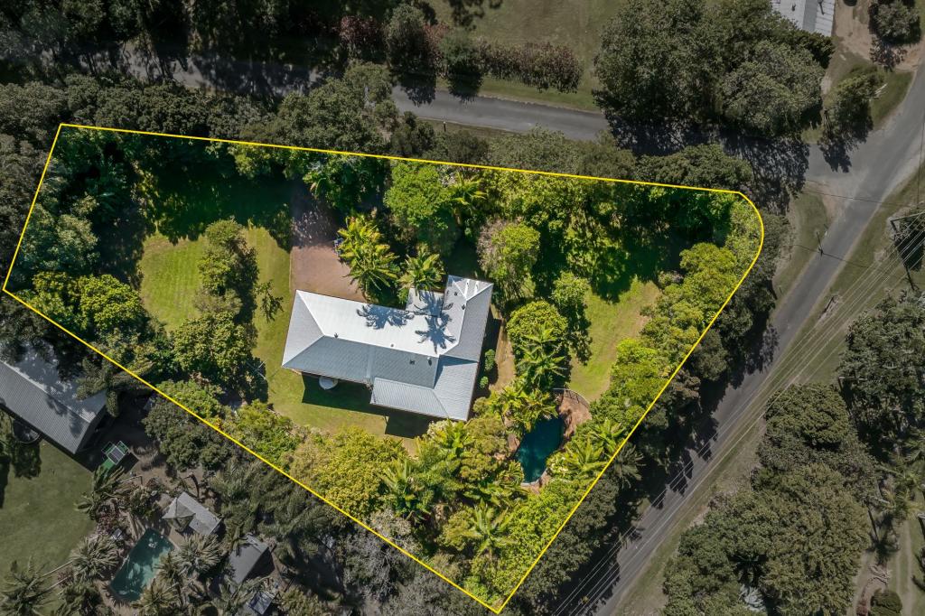 8 ROVERA RD, GLASS HOUSE MOUNTAINS, QLD 4518