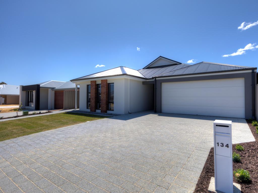 134 CRIMSON BVD, FORRESTFIELD, WA 6058