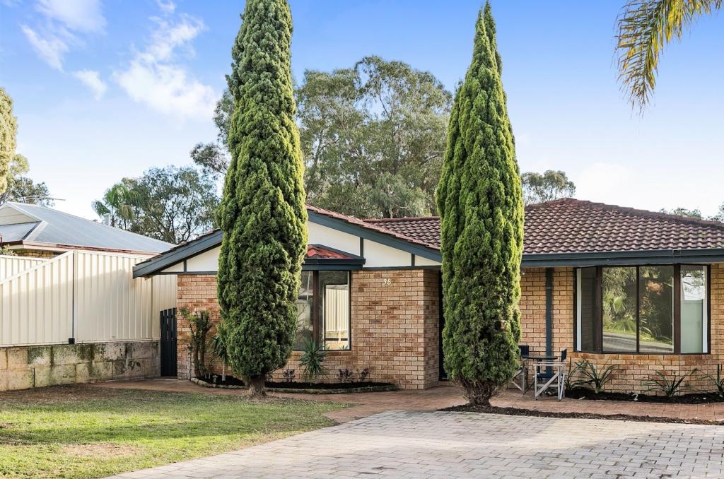 38 Cimbor Way, Parmelia, WA 6167