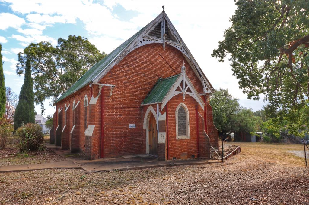 42-44 Carrington St, Woodstock, NSW 2793