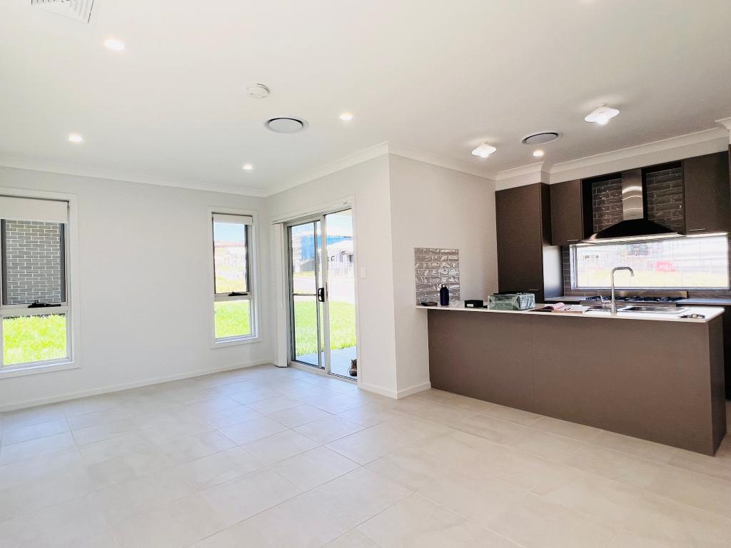 130 DANEHILL AVE, MENANGLE PARK, NSW 2563