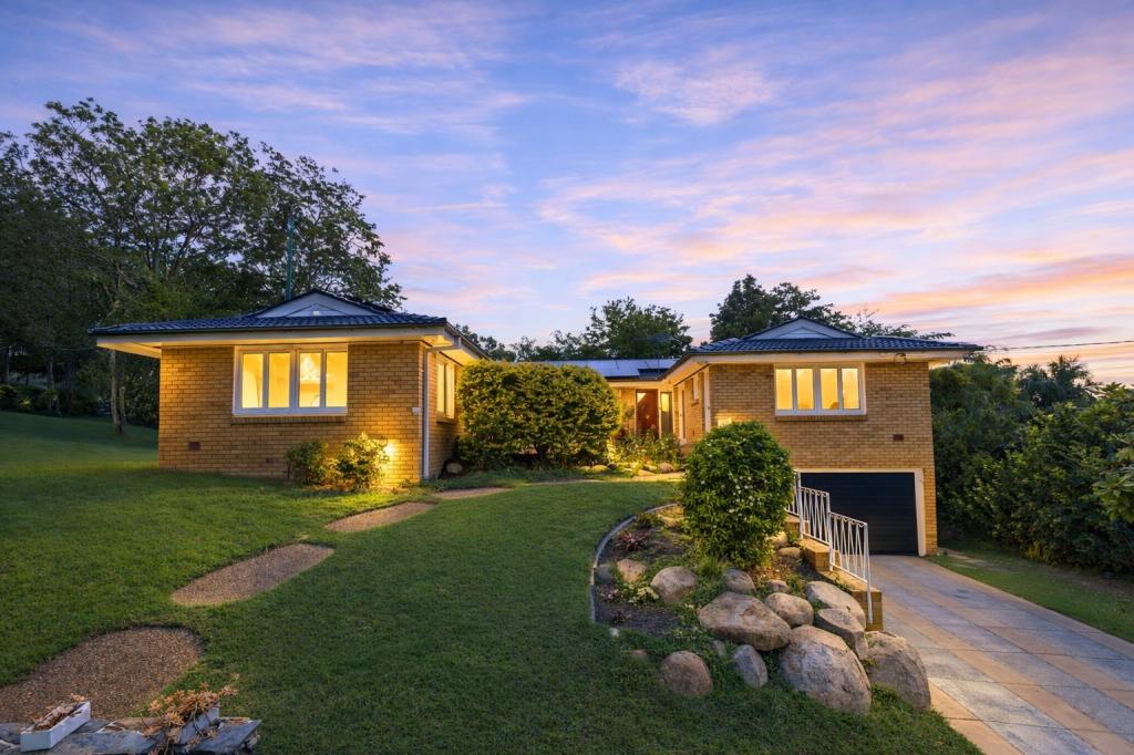 16 Crestview St, Kenmore, QLD 4069