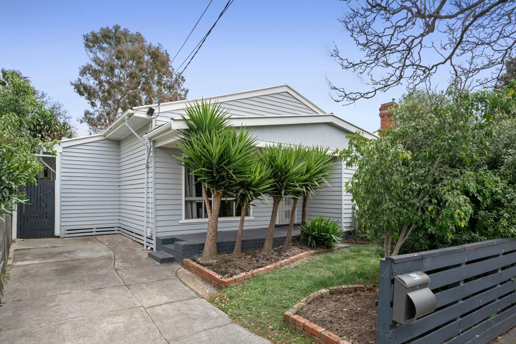 43 Oakbank St, Newport, VIC 3015