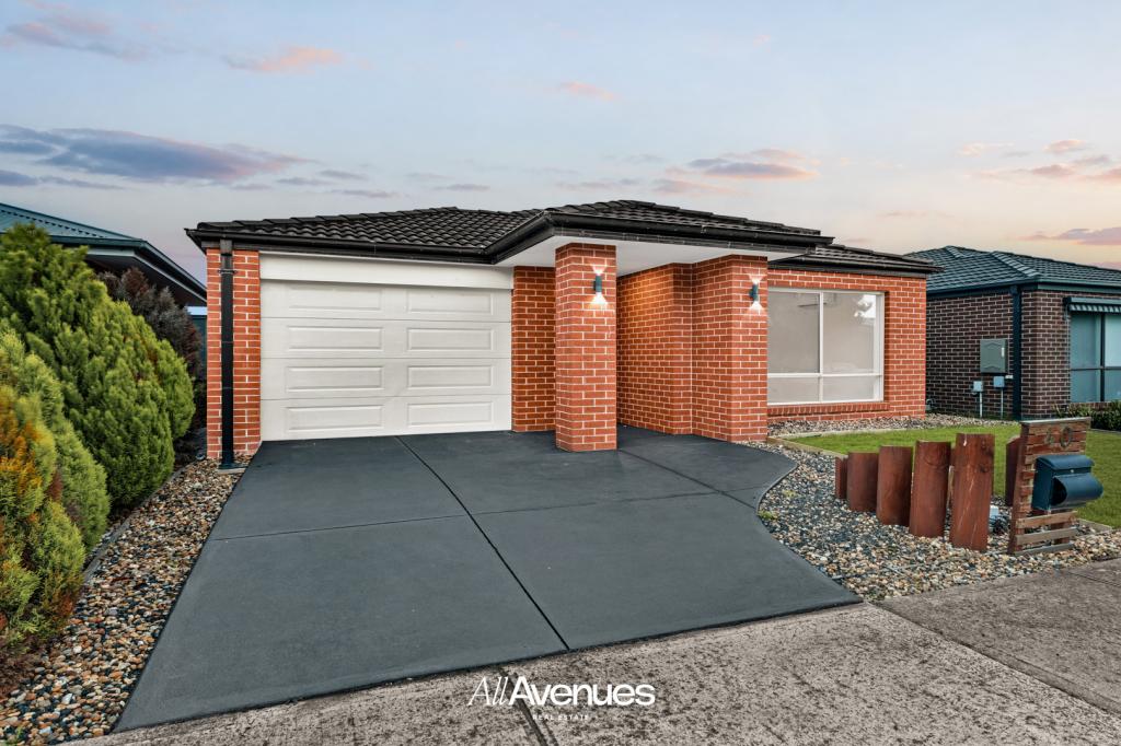 40 Falabela Rd, Clyde North, VIC 3978