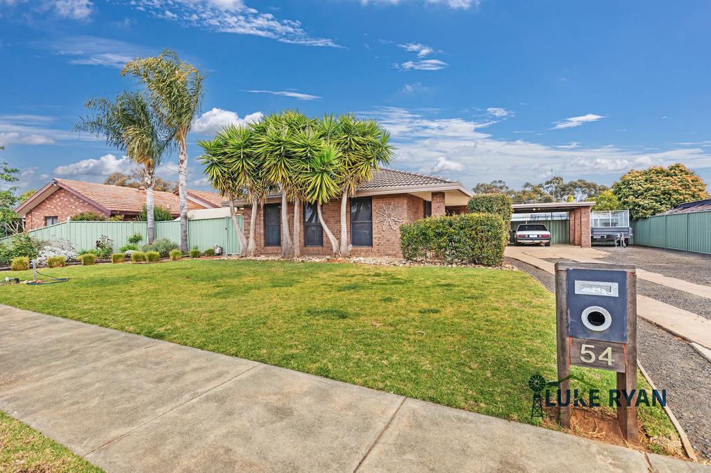 54 Hopetoun St, Rochester, VIC 3561