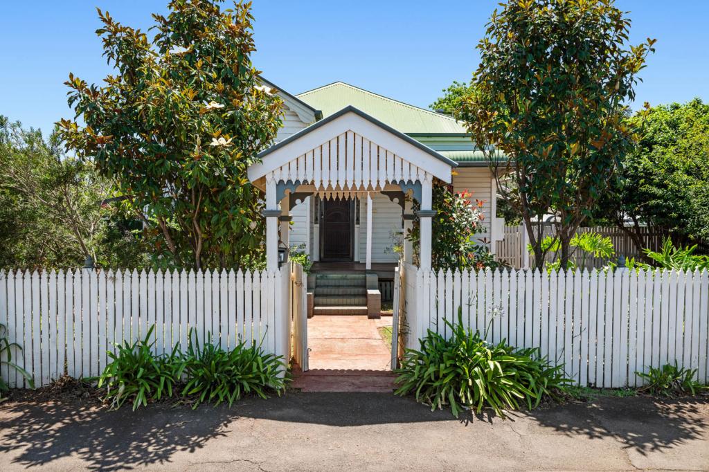 1 Clairmont St, Newtown, QLD 4350