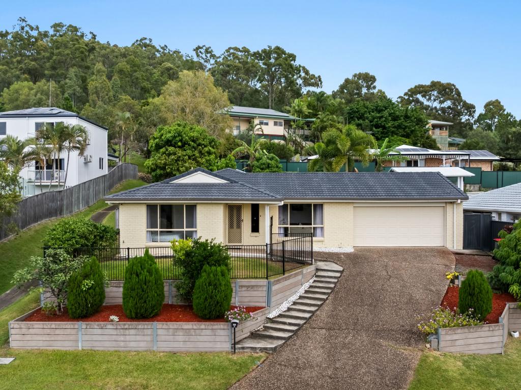 5 San Cristobal Pl, Pacific Pines, QLD 4211