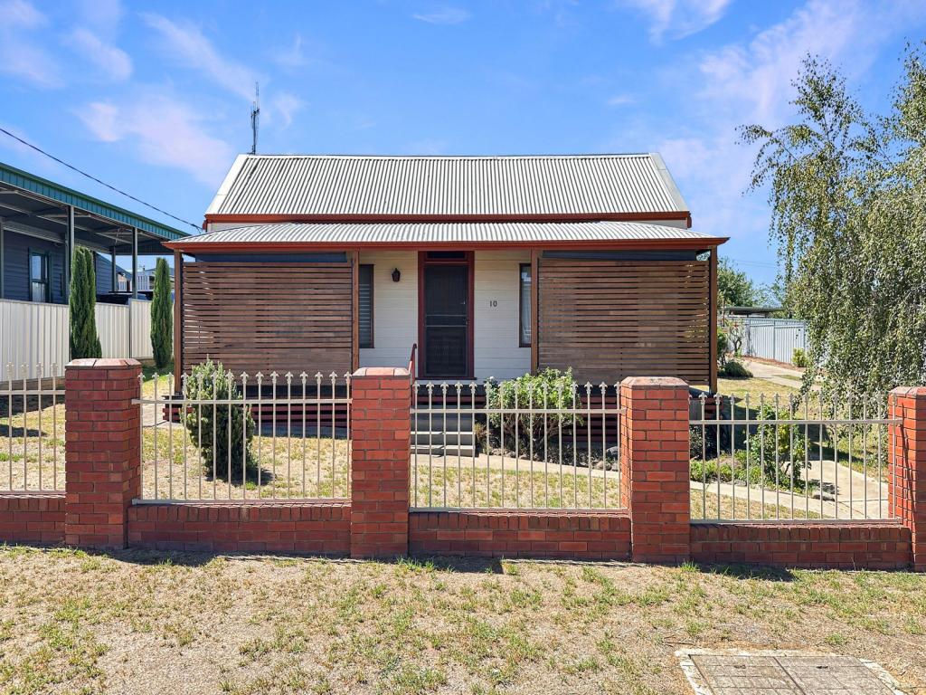 10 Outtrim St, Maryborough, VIC 3465