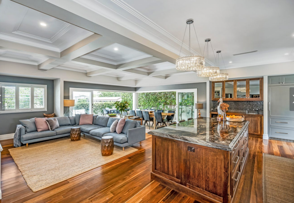23 Rossiter Pde, Hamilton, QLD 4007