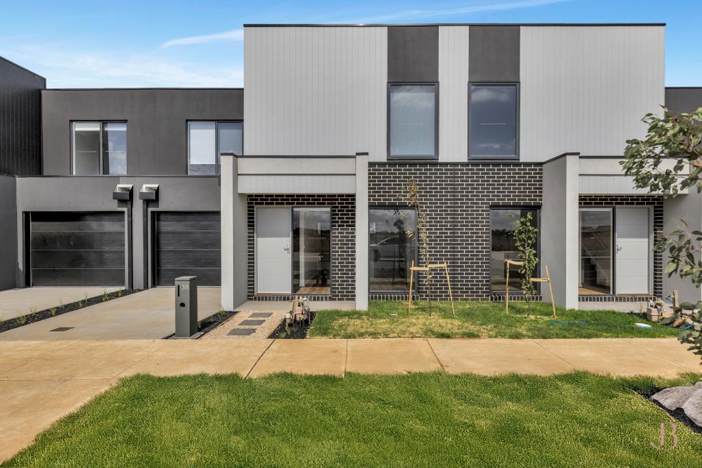 38 Deanside Dr, Deanside, VIC 3336