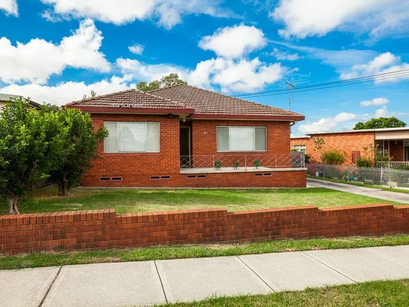 2a Warman St, Pendle Hill, NSW 2145