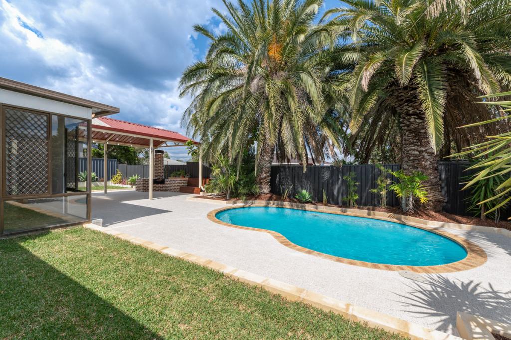 10 Jubilee Rd, Forrestfield, WA 6058