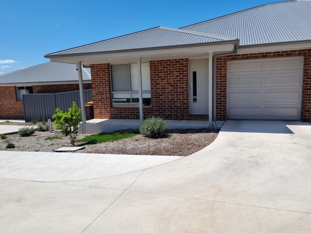 2/173 Hillford Cct, Thurgoona, NSW 2640