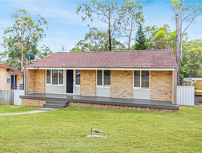 21 Middle Point Rd, Bolton Point, NSW 2283