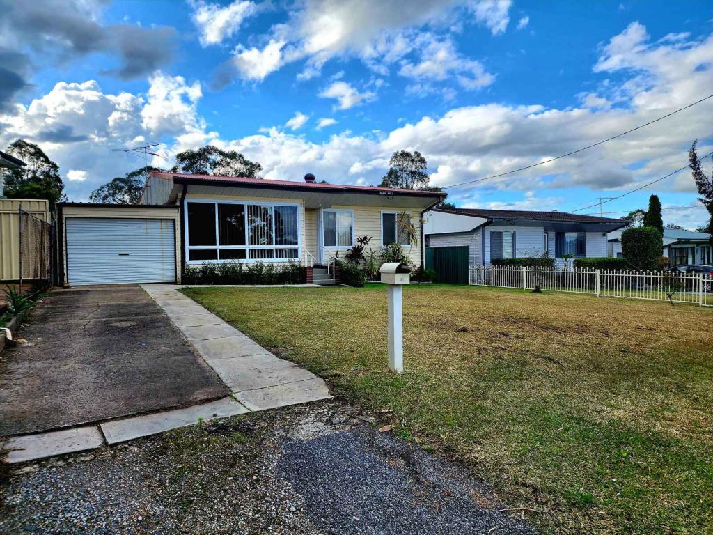 31 Cartwright Cres, Lalor Park, NSW 2147