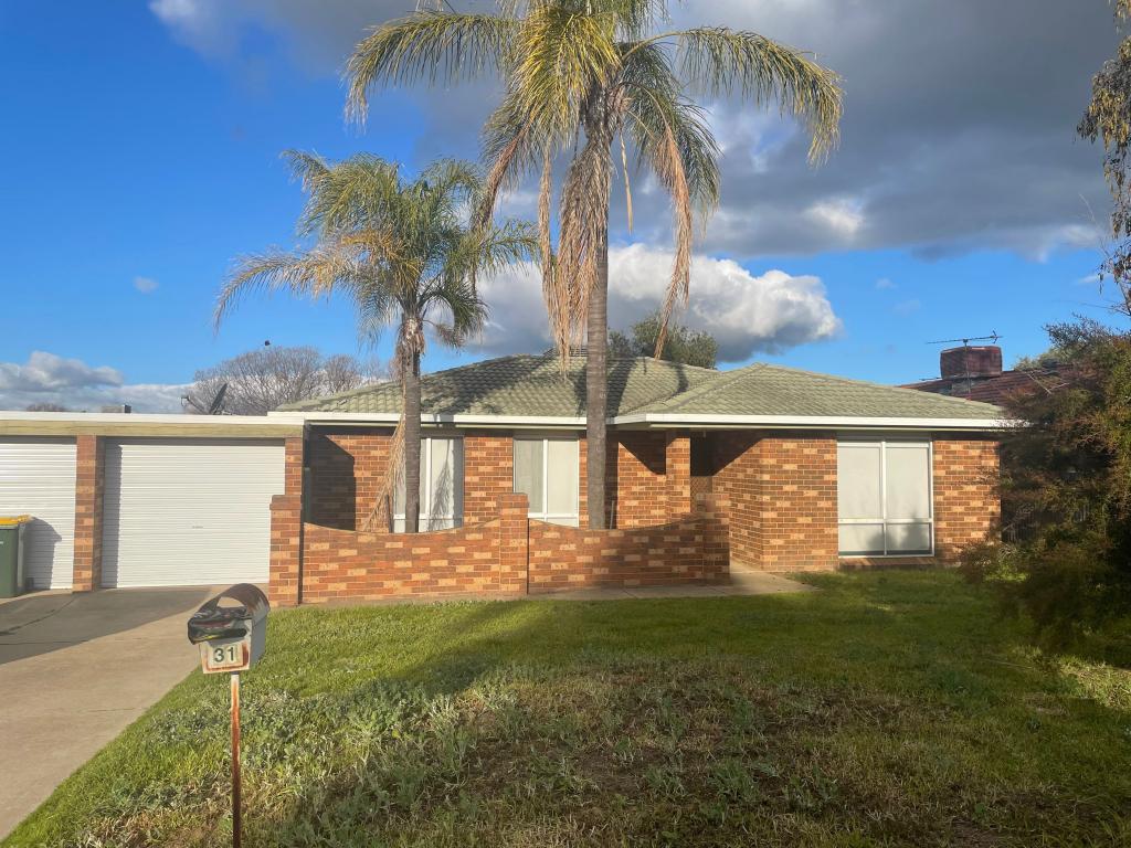 31 Langi Cres, Glenfield Park, NSW 2650
