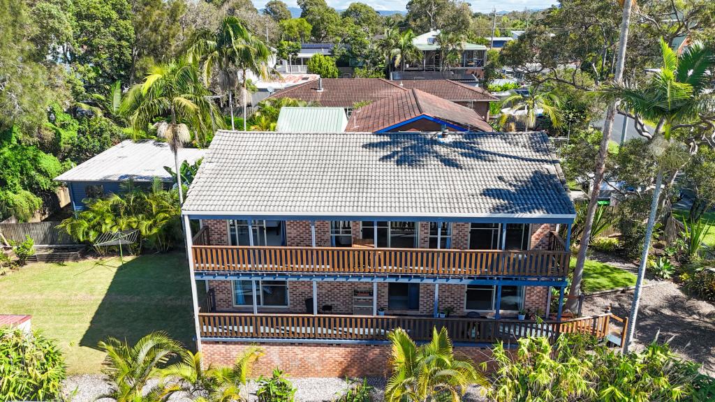 8 ISLAND VIEW ST, EMERALD BEACH, NSW 2456