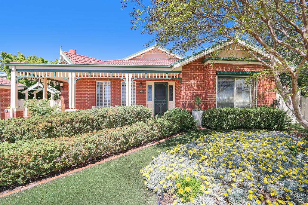 7 Quail Ct, West Wodonga, VIC 3690