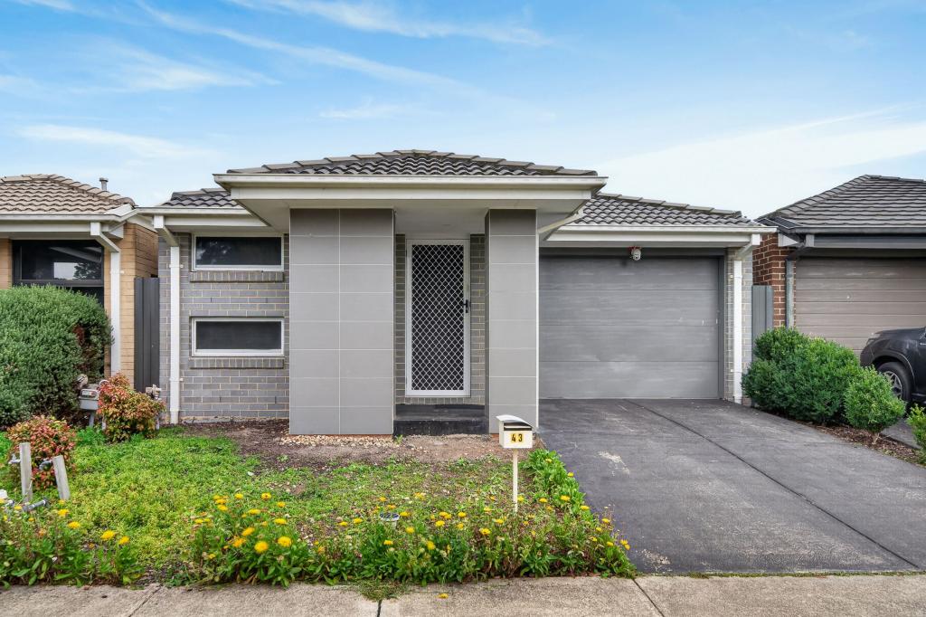 43 Pinnacle Dr, Pakenham, VIC 3810