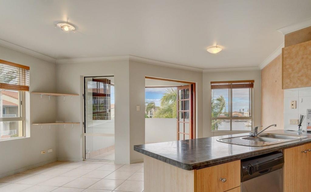15/89-91 Bayview St, Runaway Bay, QLD 4216