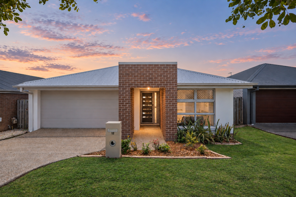 12 Pleasant St, South Ripley, QLD 4306