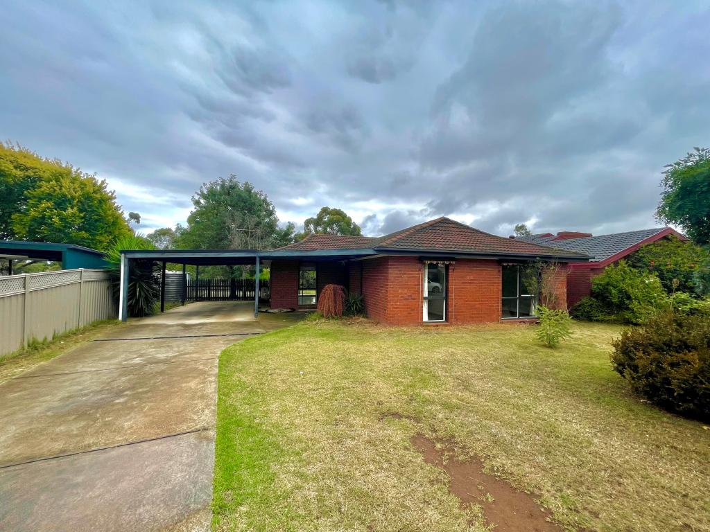 9 Mirboo Ct, Brookfield, VIC 3338