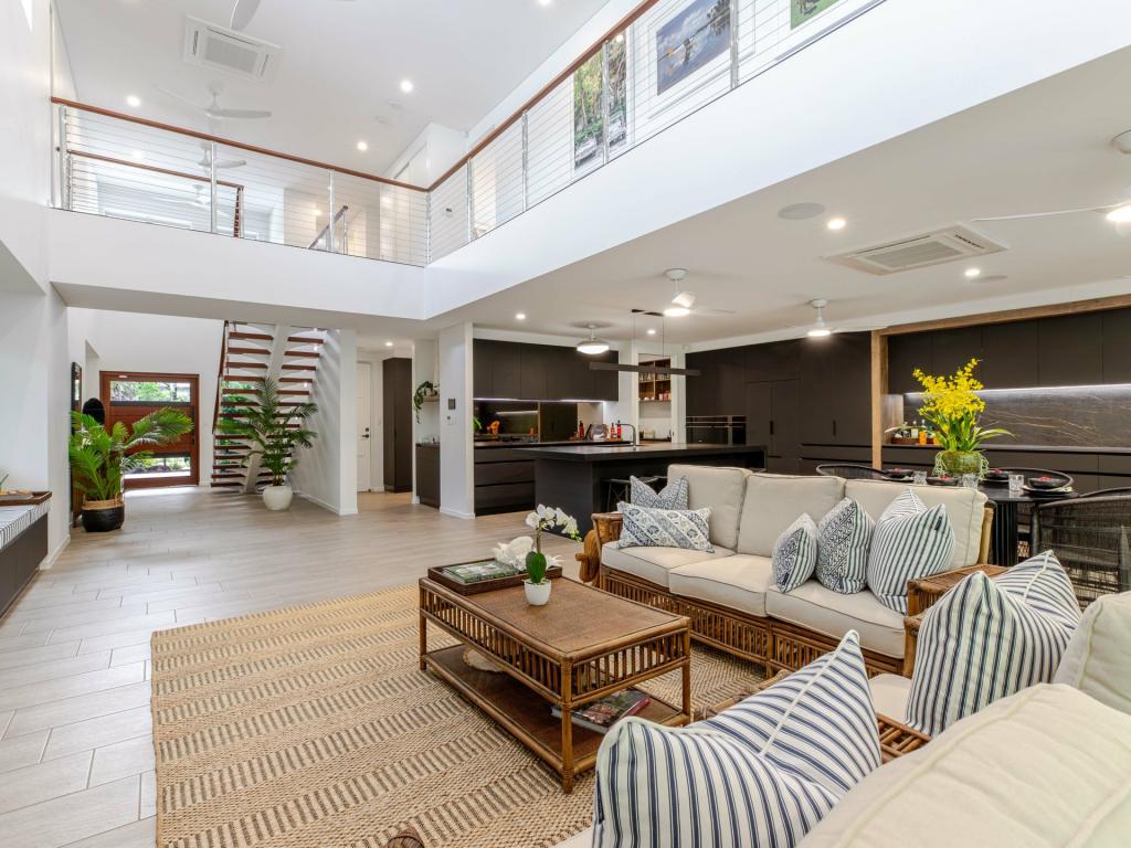 295 Coral Coast Dr, Palm Cove, QLD 4879