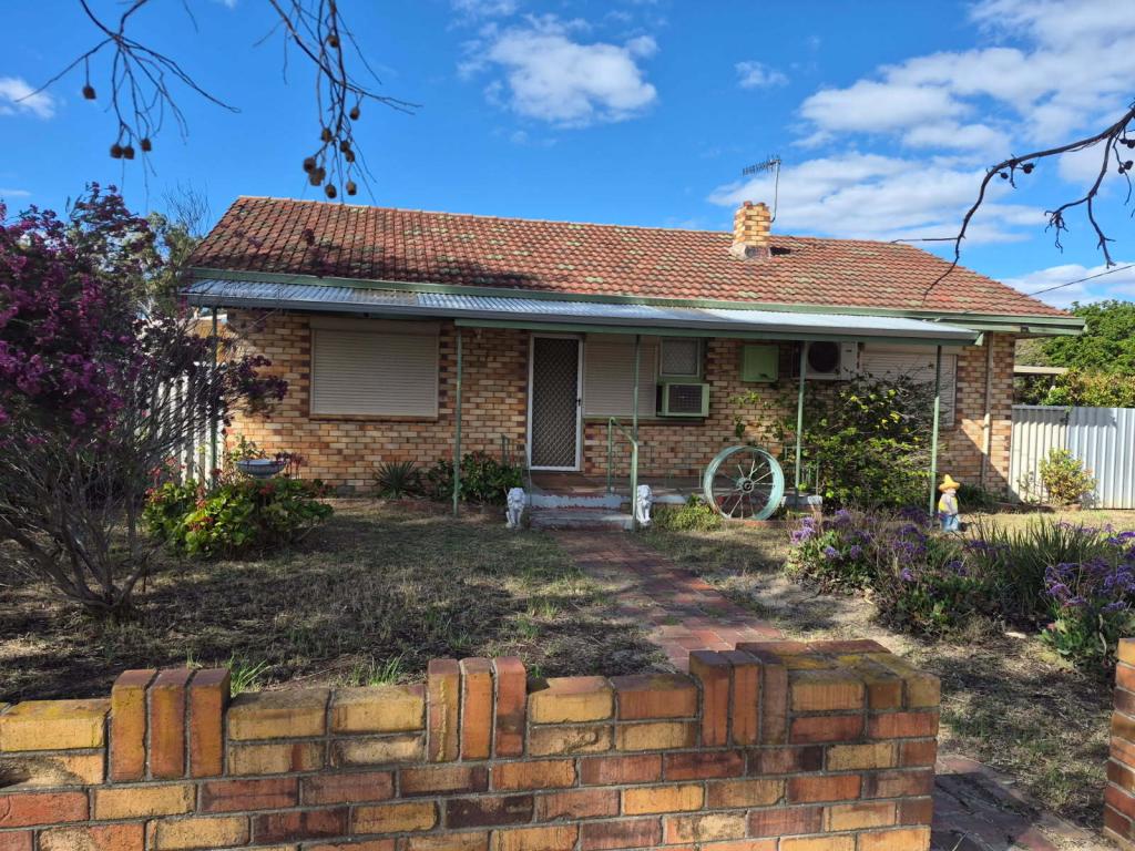 39 Conroy St, Katanning, WA 6317