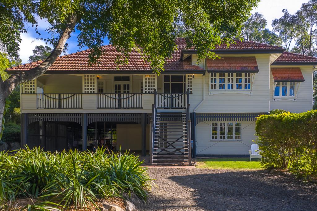 82 AIRLIE RD, PULLENVALE, QLD 4069