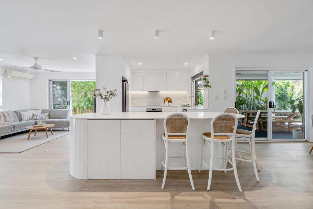 6 Bowerbird Pl, Burleigh Waters, QLD 4220