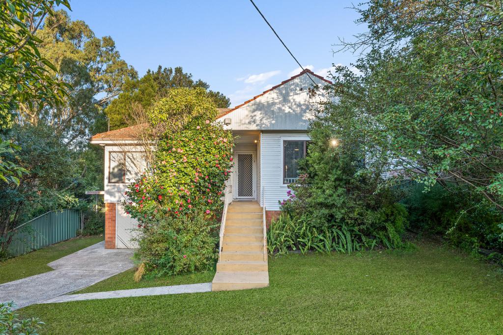 1 Pooraka Ave, West Wollongong, NSW 2500