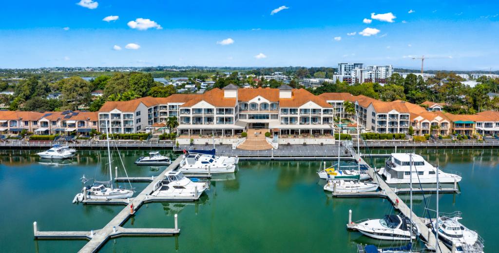 11 John Lund Dr, Hope Island, QLD 4212