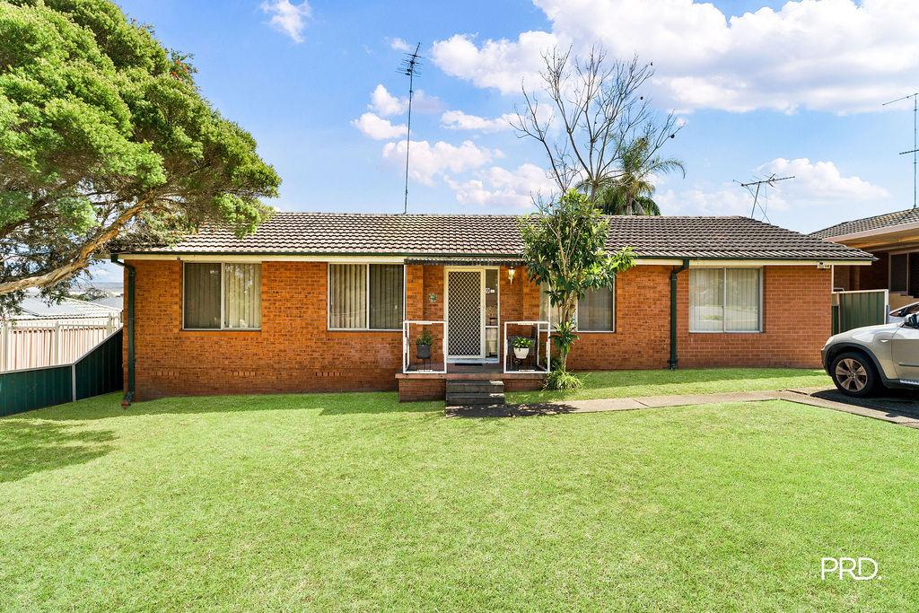 9 DOBELL CCT, ST CLAIR, NSW 2759