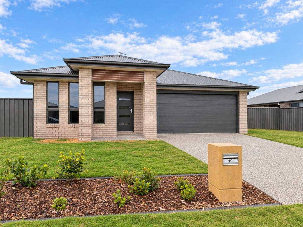 10 Gull St, Woodgate, QLD 4660