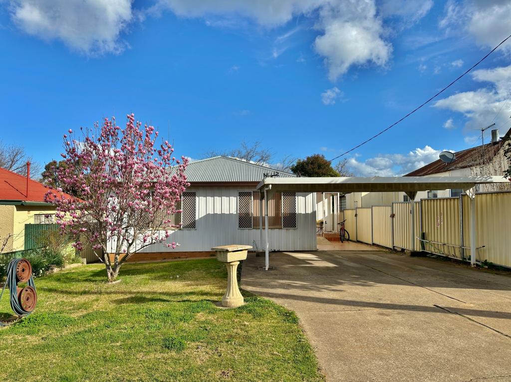 64 Brock St, Young, NSW 2594