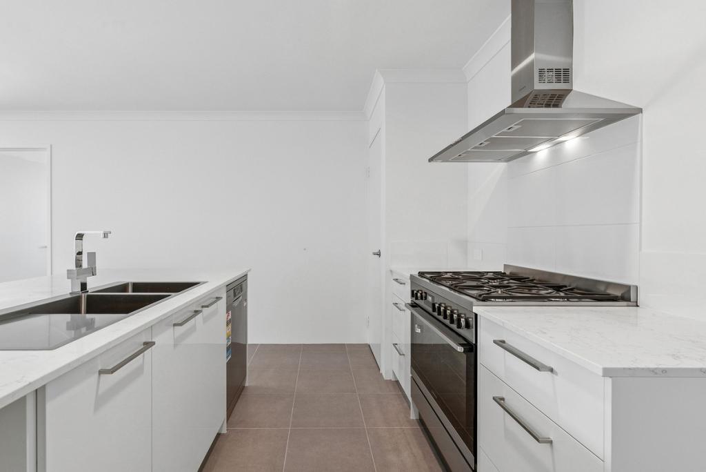 25 Lunarossa Dr, Two Rocks, WA 6037