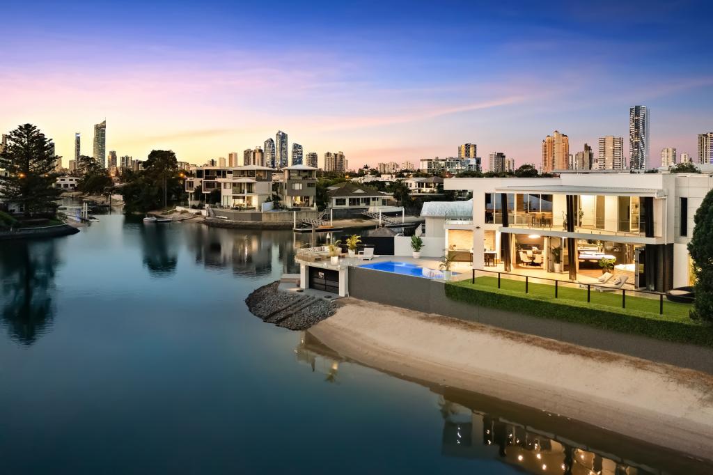 13 Crest View Key, Broadbeach Waters, QLD 4218
