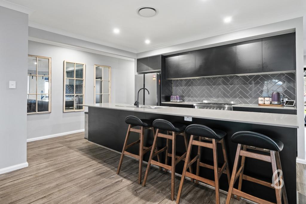 5 Ouita Cl, Greta, NSW 2334