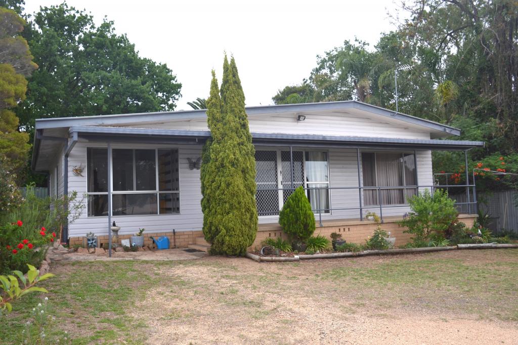 4a Swan St, Inverell, NSW 2360