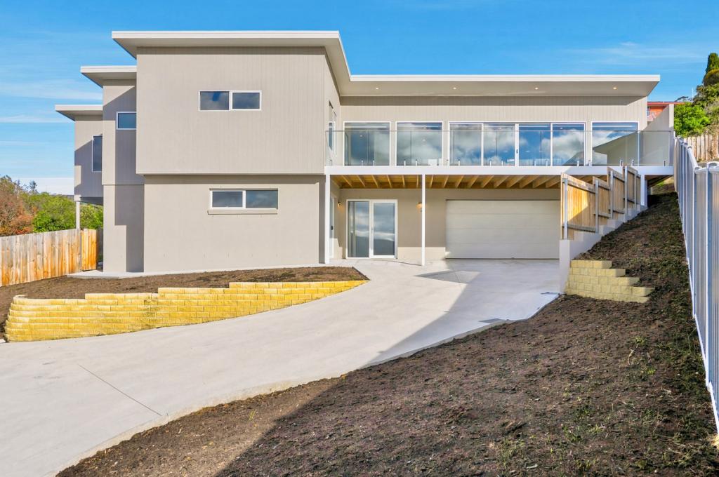 2/15 Beakley Dr, Glenorchy, TAS 7010